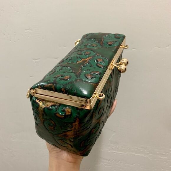 Handmade Genuine Leather Floral Embossed Kisslock Box Bag/Cosmetics case - Picture 4 of 16